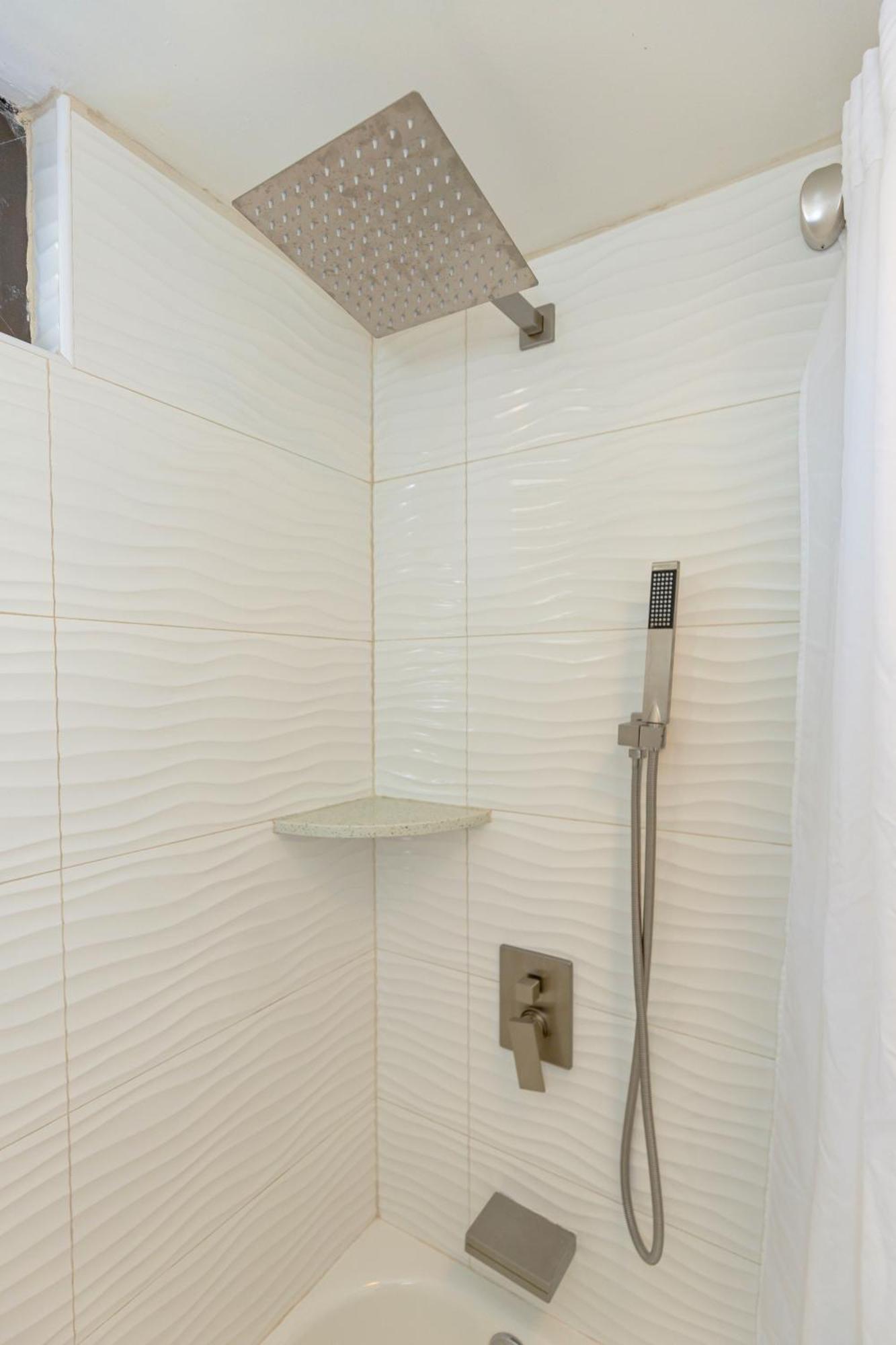 Renovated Ocean View Suite, Near Beach, Free Parking Honolulu Exterior photo